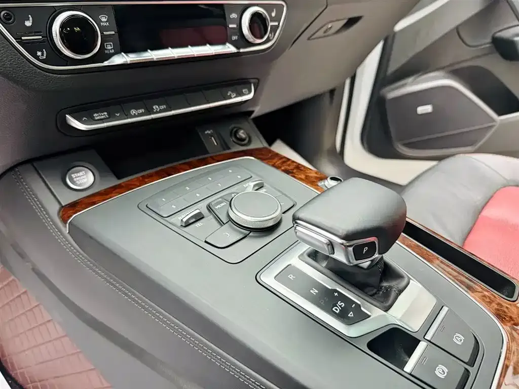 Audi Q5L 2021 из CN, фото 9