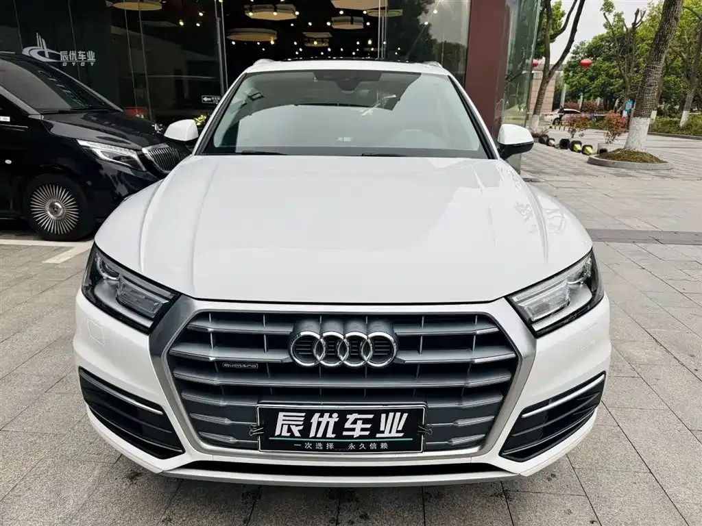 Audi Q5L 2021 из CN, фото 3