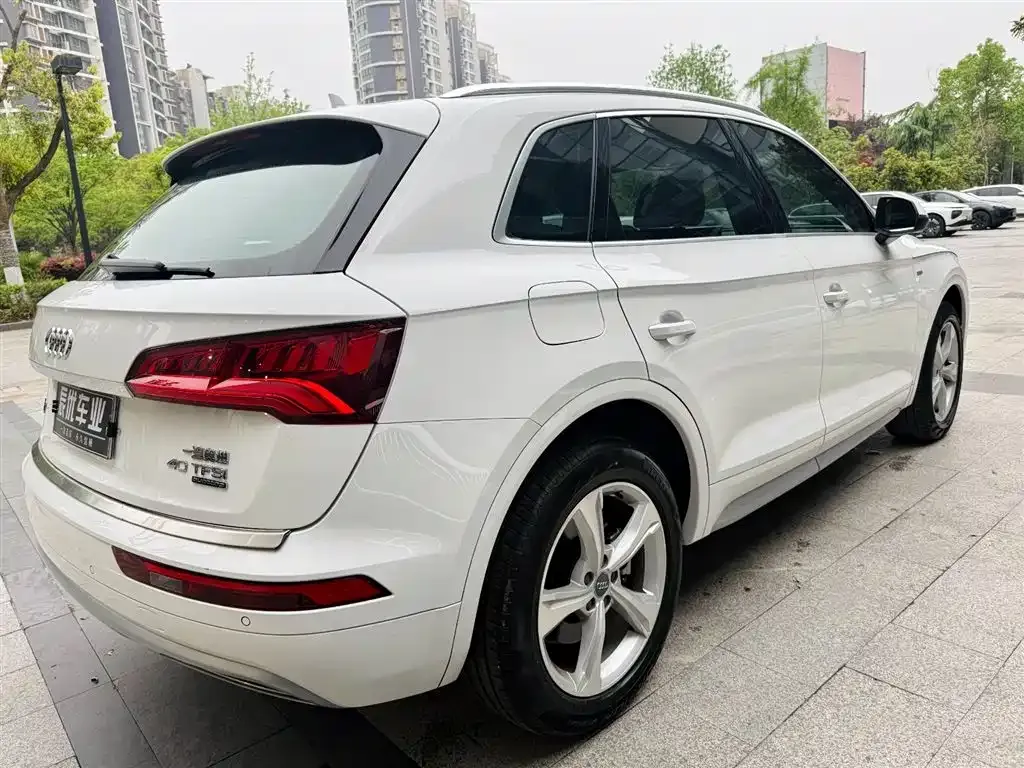 Audi Q5L 2021 из CN, фото 5