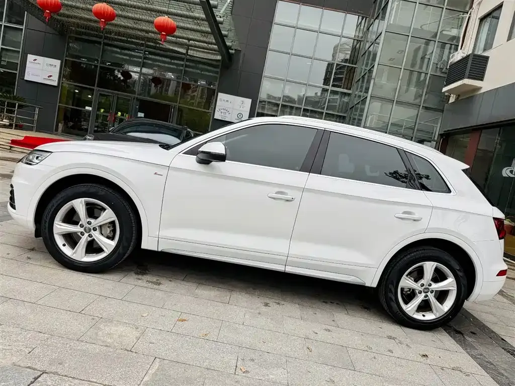 Audi Q5L 2021 из CN, фото 8