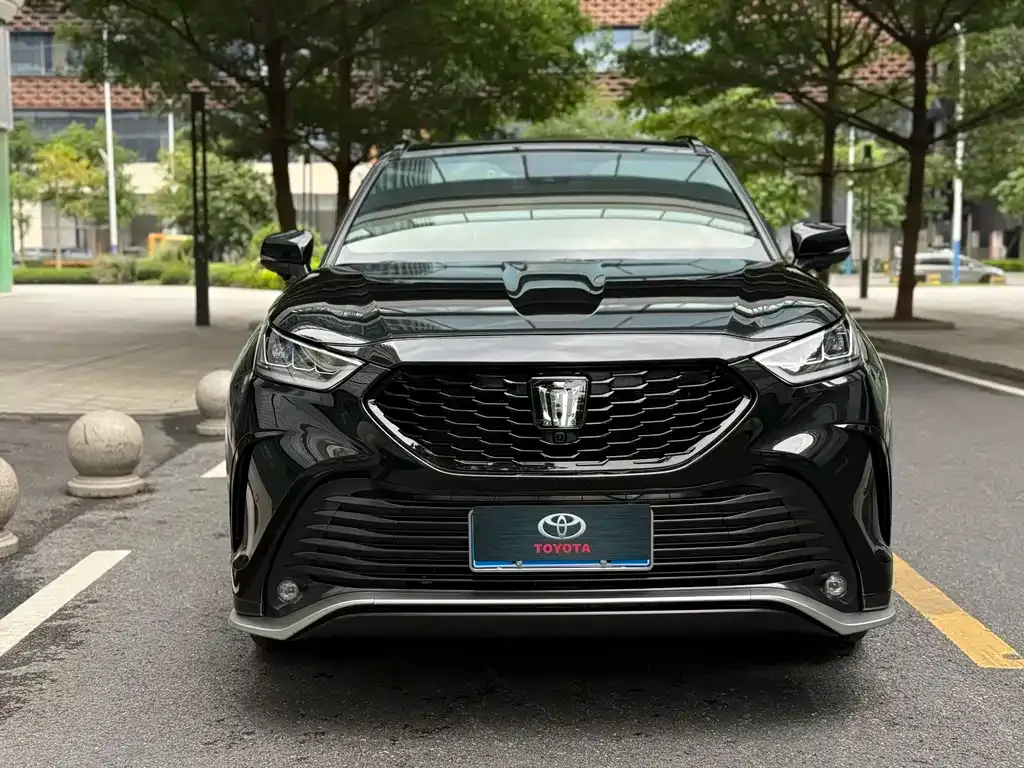 Toyota Crown Kluger 2025 из CN, фото 6