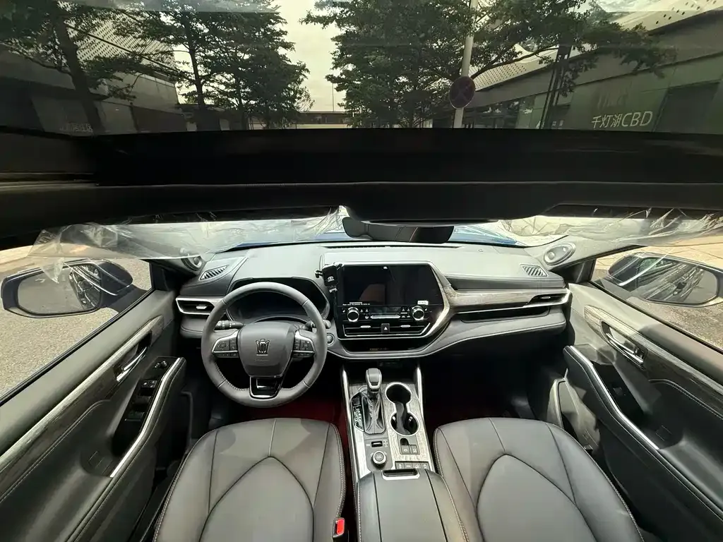 Toyota Crown Kluger 2025 из CN, фото 9