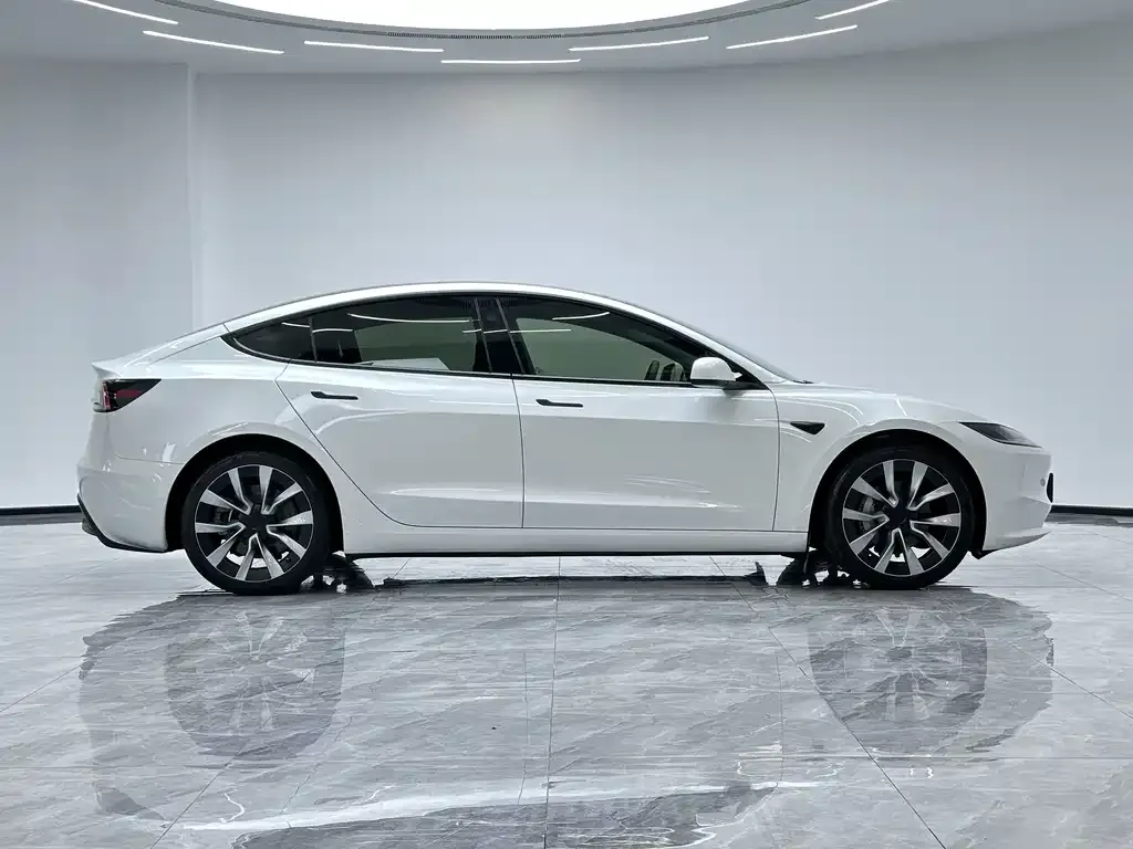 Tesla Model 3 2025 из CN, фото 6