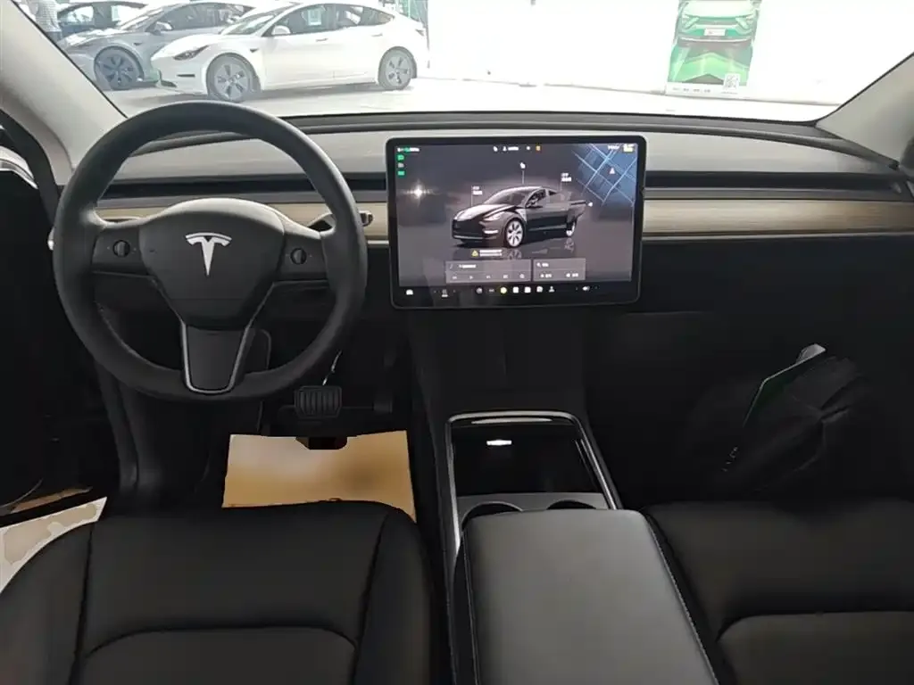 Tesla Model Y — фото 6