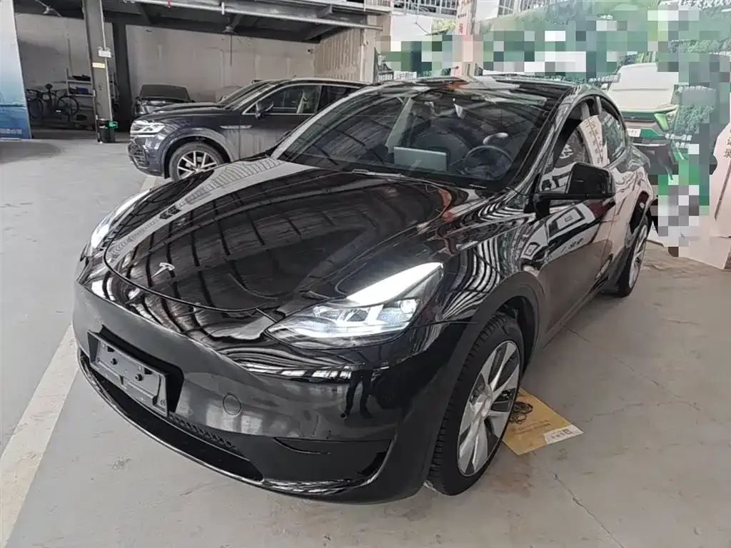 Tesla Model Y — фото 9
