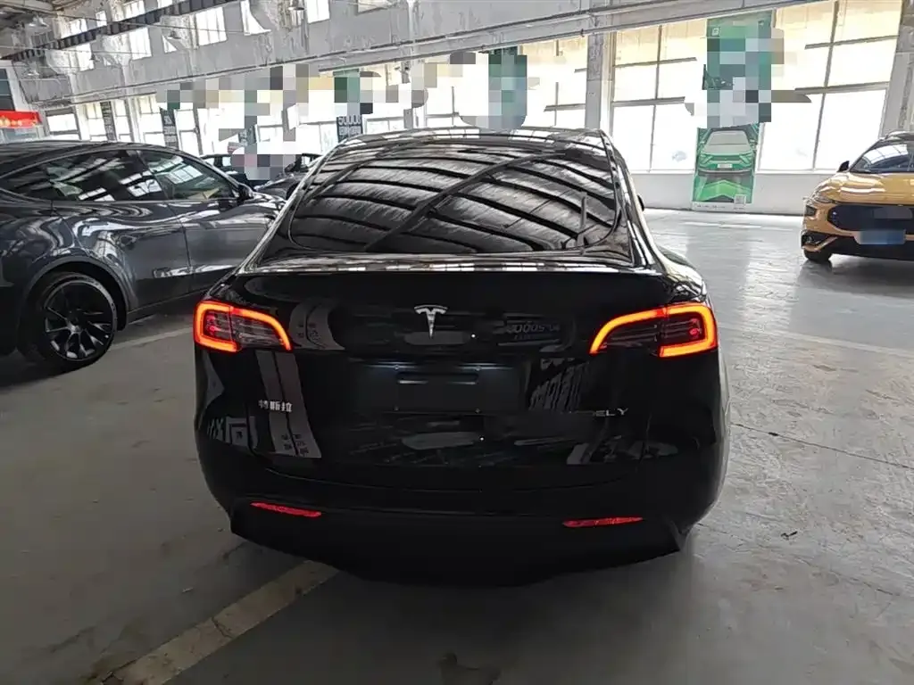 Tesla Model Y — фото 4