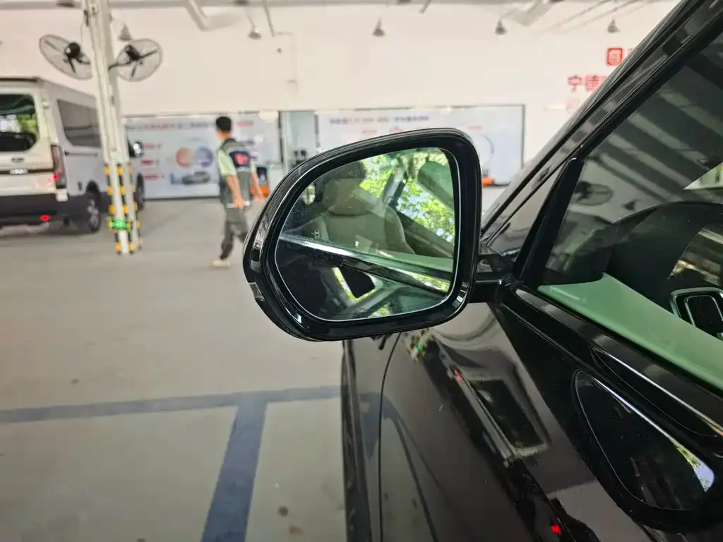 Li Auto L8 2024 из CN, фото 2