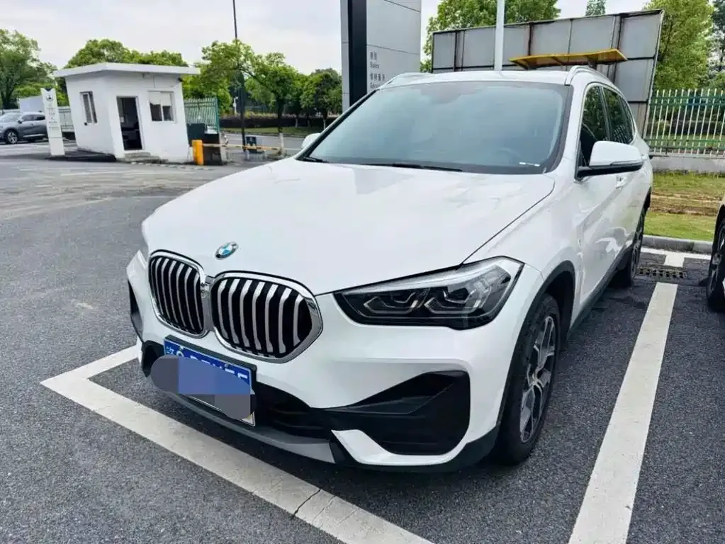 BMW X1 — фото 1