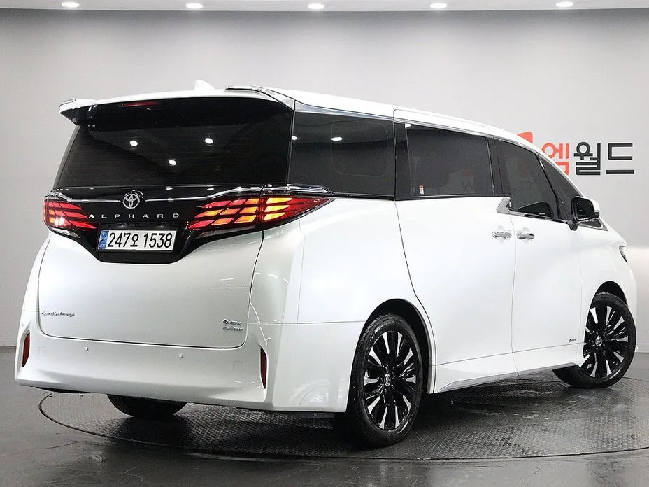 Toyota Alphard 2024 из KR, фото 10