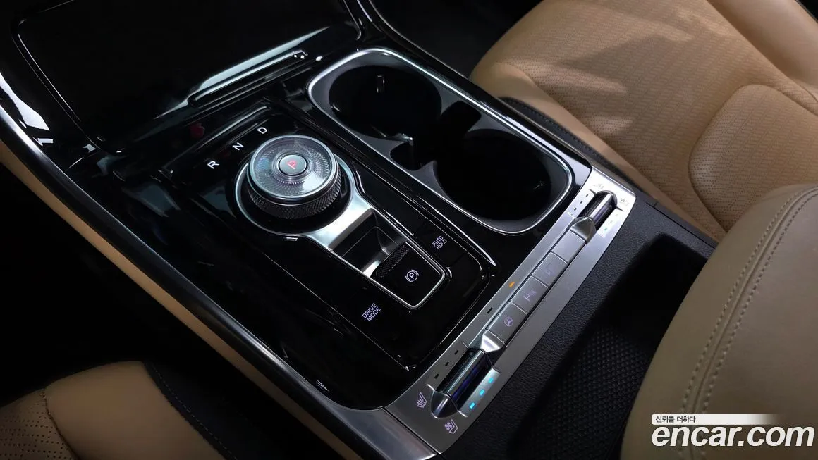 Kia Carnival — фото 10