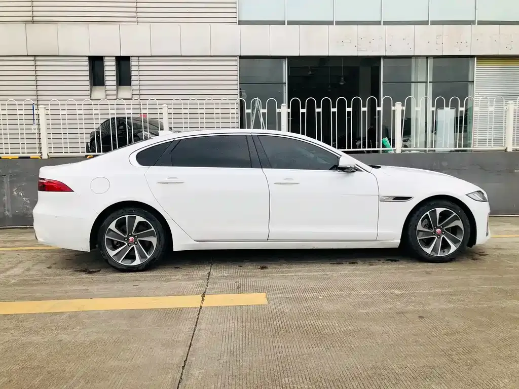 Jaguar XFL 2023 из CN, фото 10