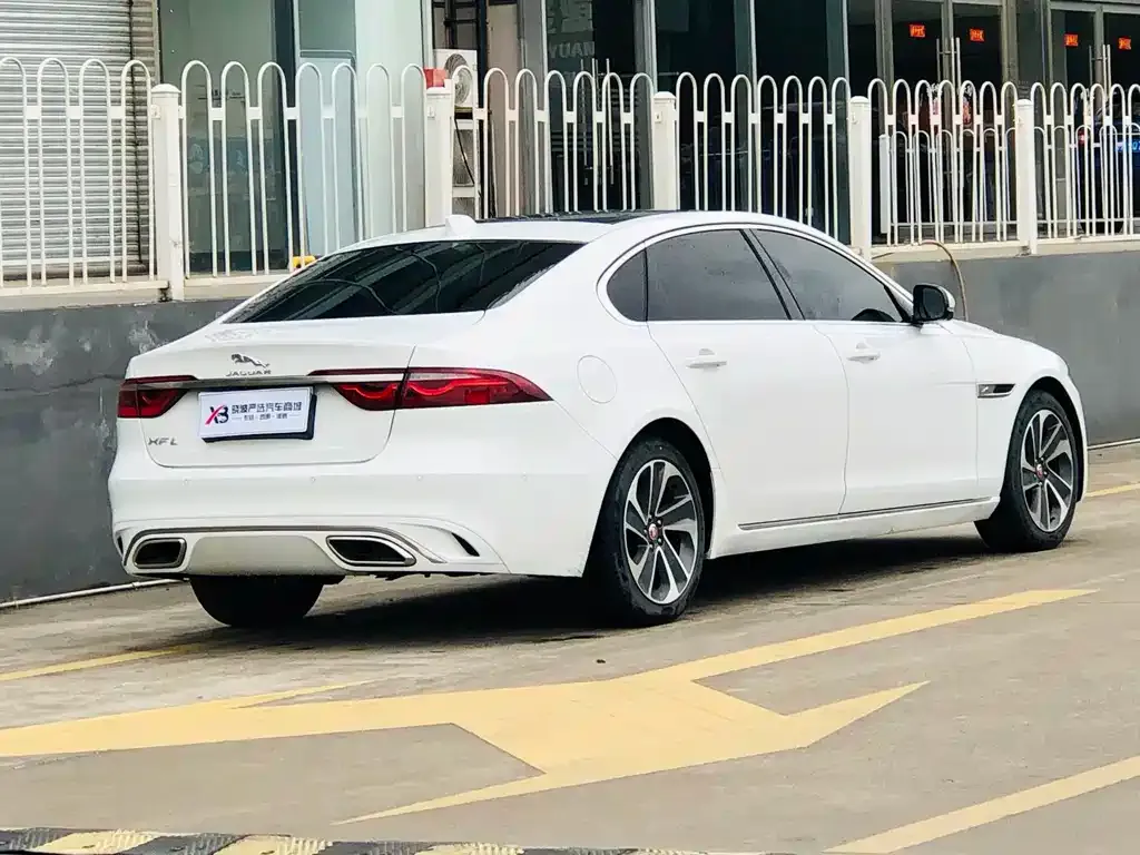 Jaguar XFL 2023 из CN, фото 9