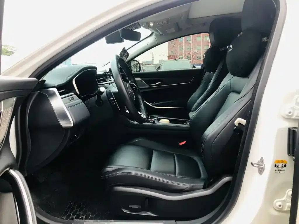 Jaguar XFL 2023 из CN, фото 5