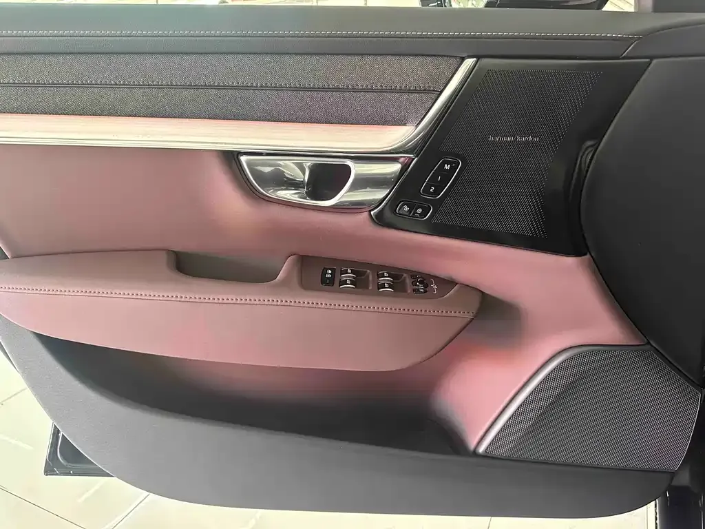 Volvo S90 2026 из CN, фото 8
