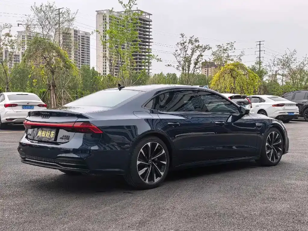 Audi A7L — фото 10