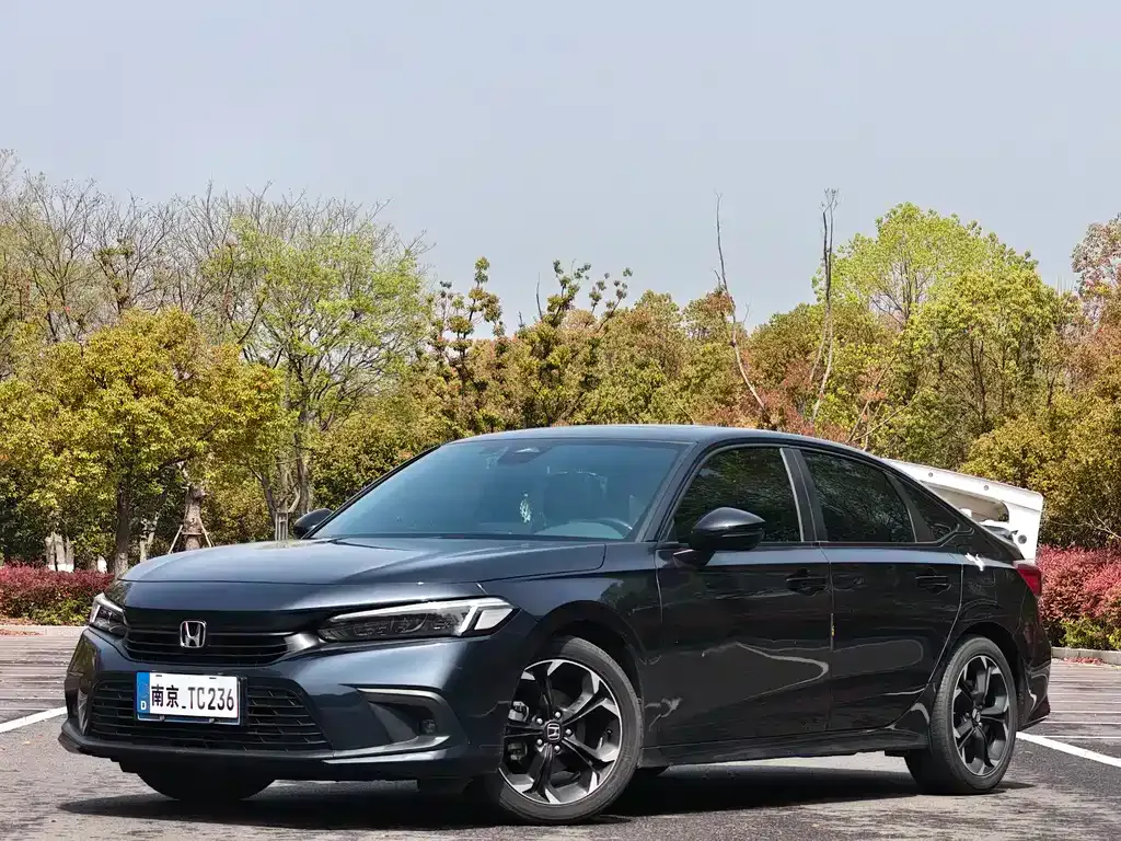 Honda Civic — фото 1