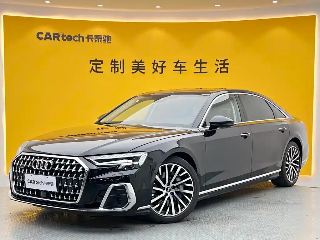 Audi A8 — фото 1