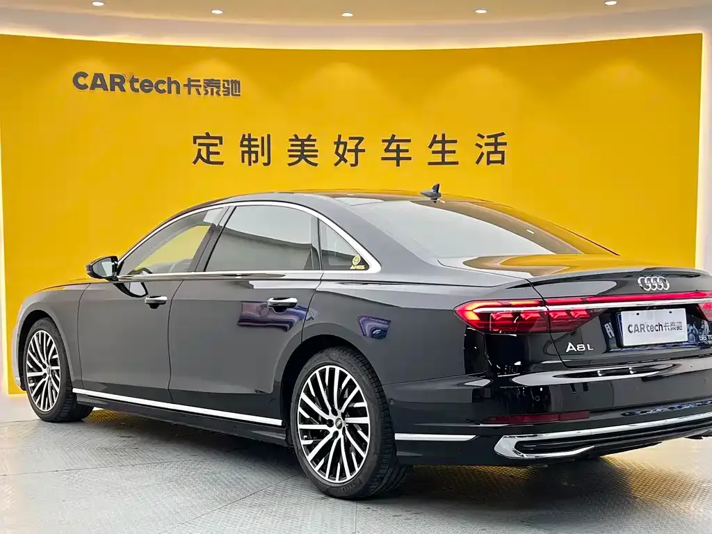 Audi A8 — фото 6
