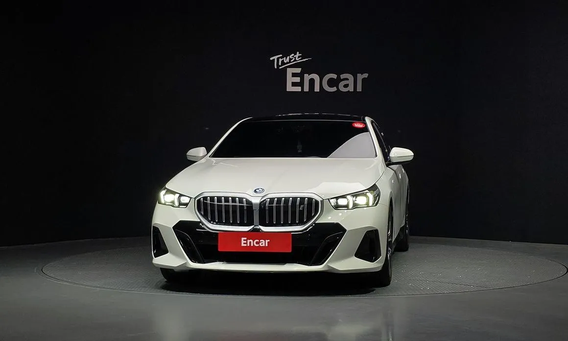 BMW i5 — фото 5