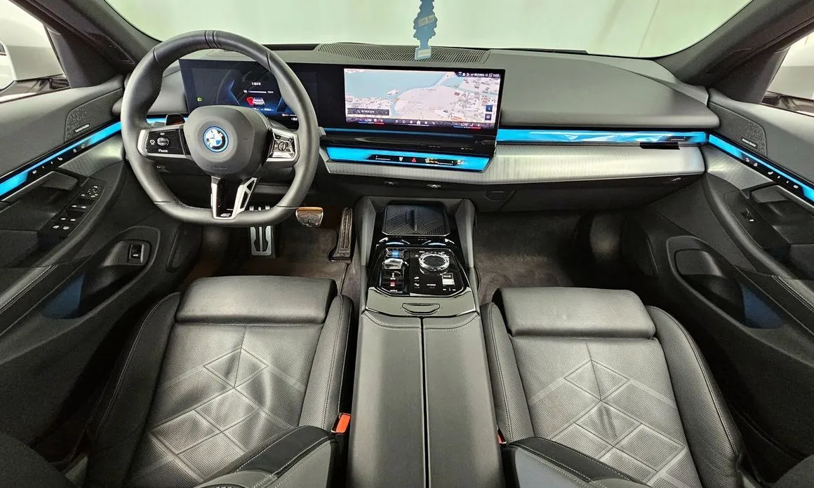 BMW i5 — фото 10