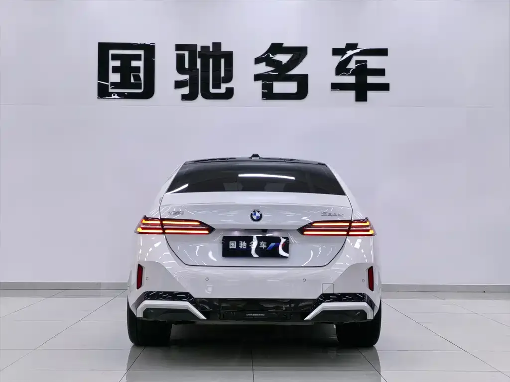 BMW 5 Series 2025 из CN, фото 4