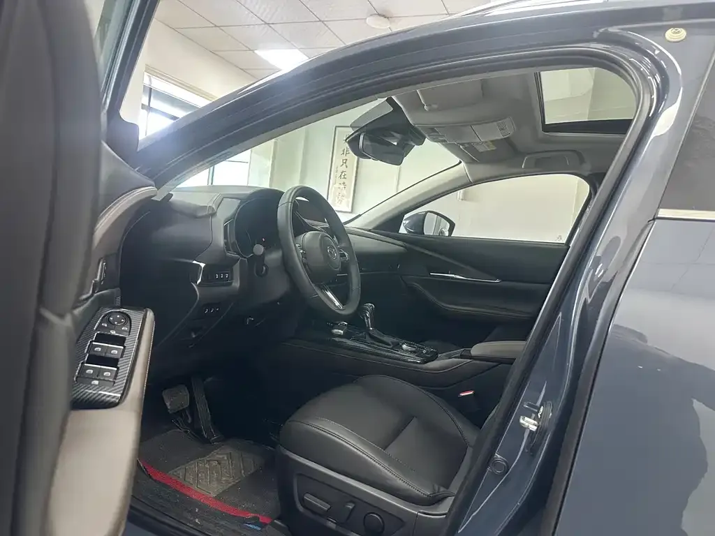 Mazda CX-30 2022 из CN, фото 4