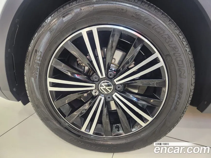 Volkswagen Tiguan — фото 10