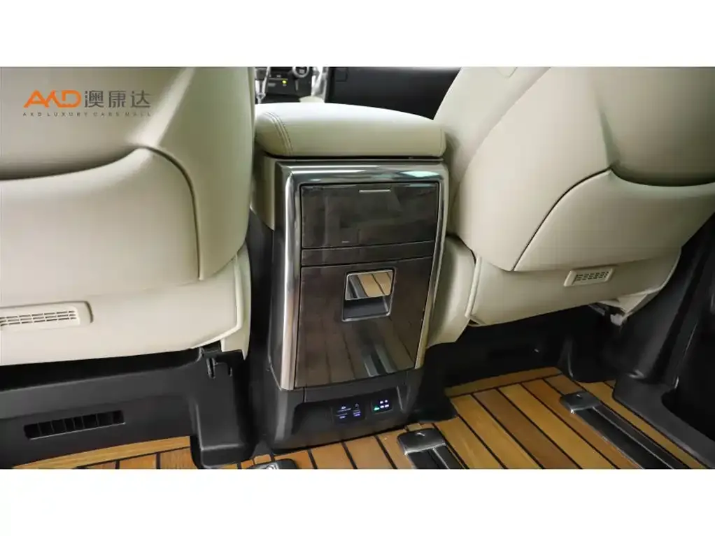 Toyota Vellfire — фото 10