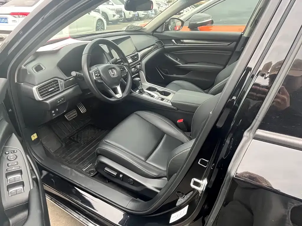 Honda Accord — фото 4