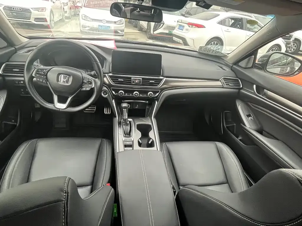 Honda Accord — фото 7