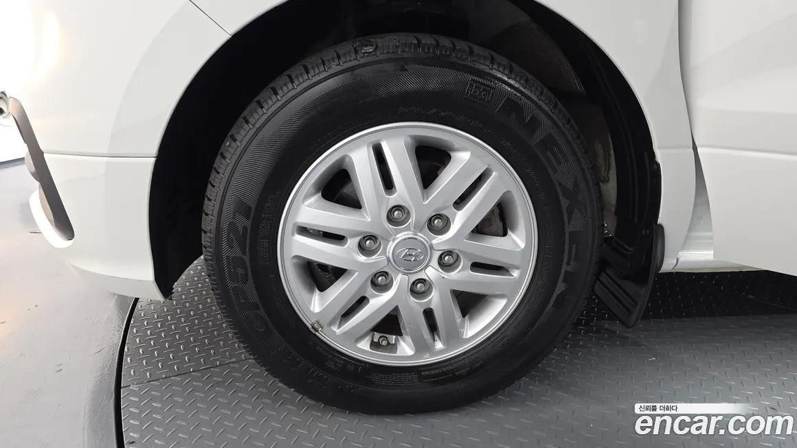 Hyundai Starex — фото 10