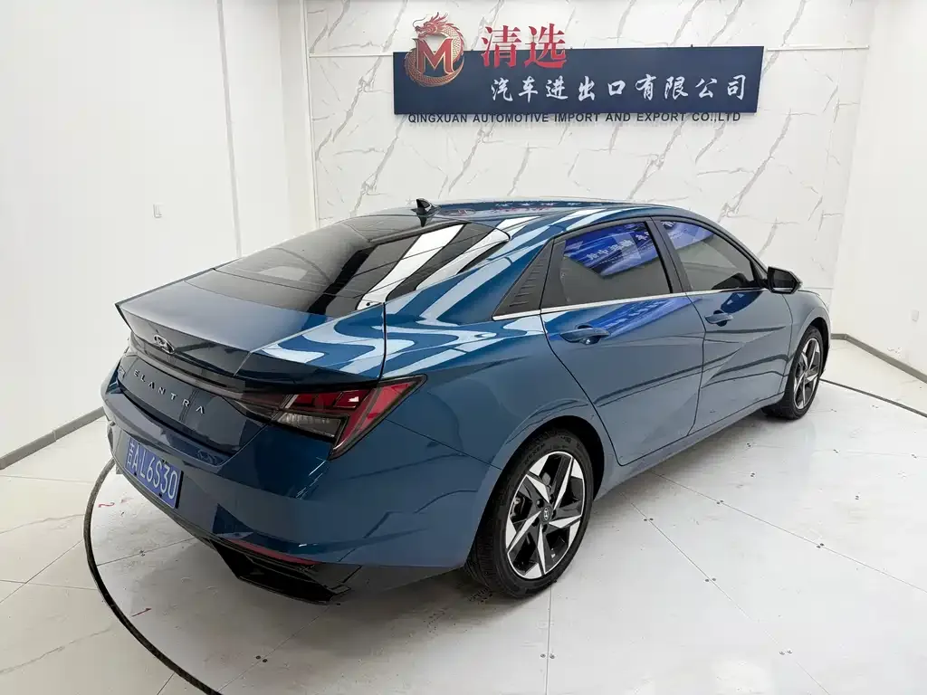 Hyundai Elantra — фото 2
