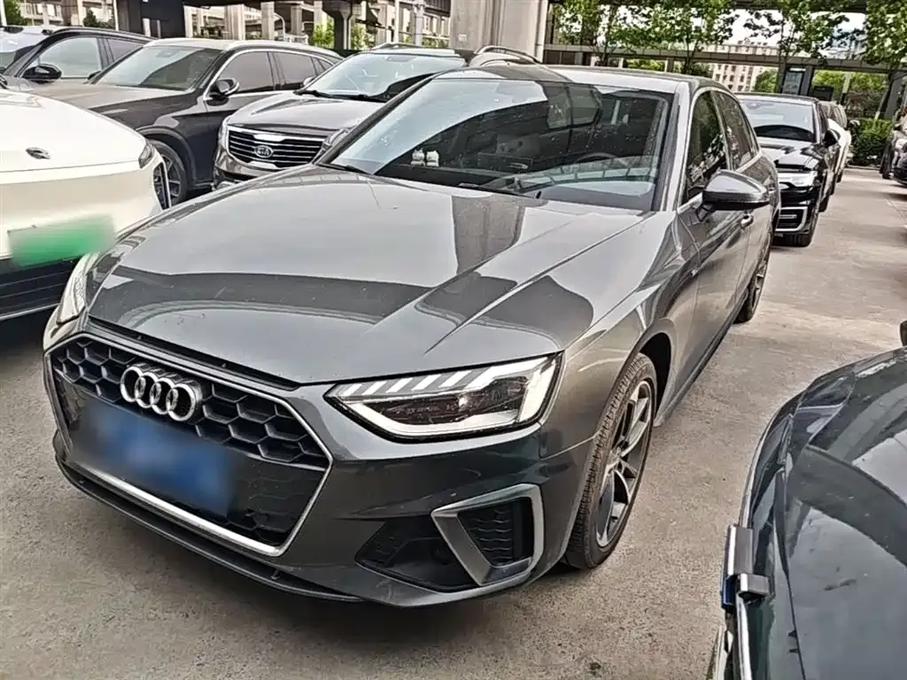 Audi A4L — фото 5