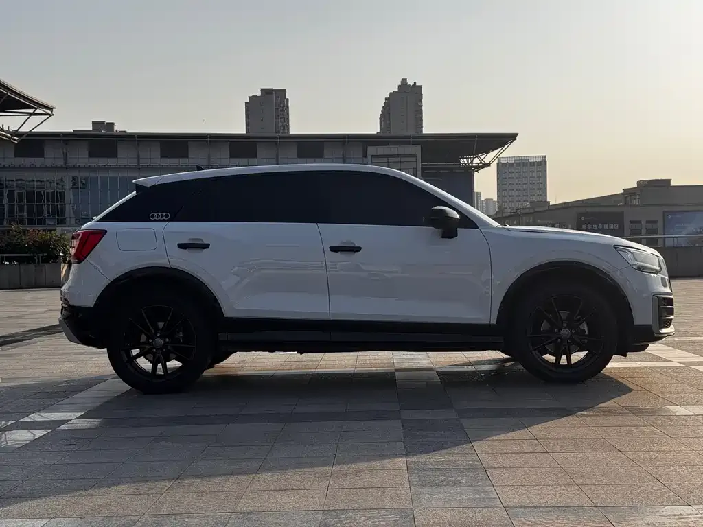 Audi Q2L 2021 из CN, фото 4