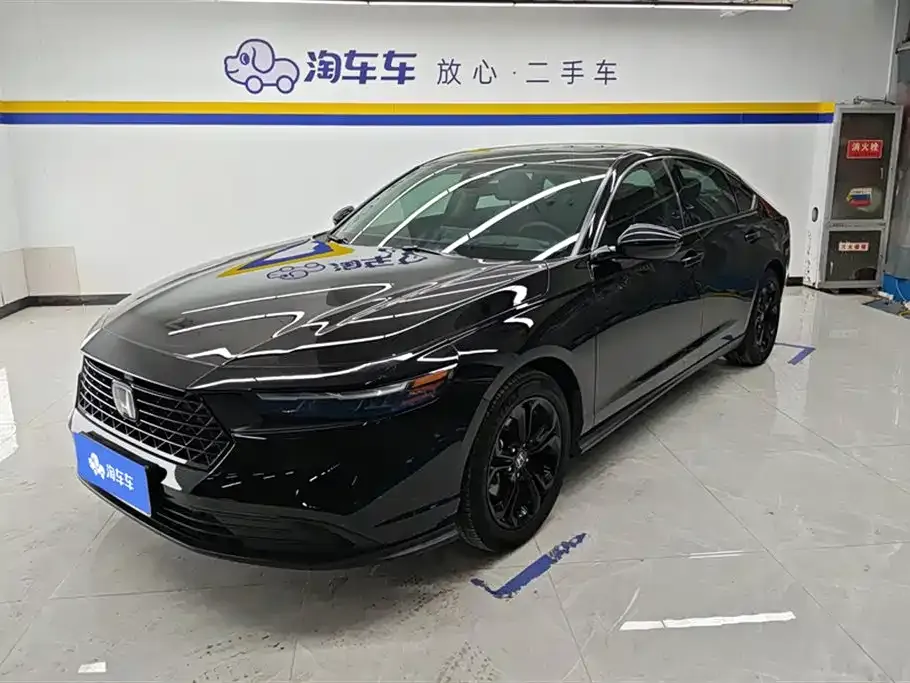 Honda Accord — фото 1