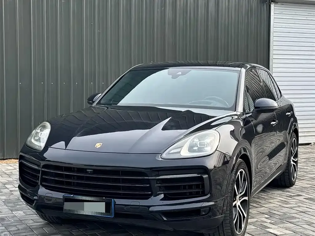 Porsche Cayenne — фото 1