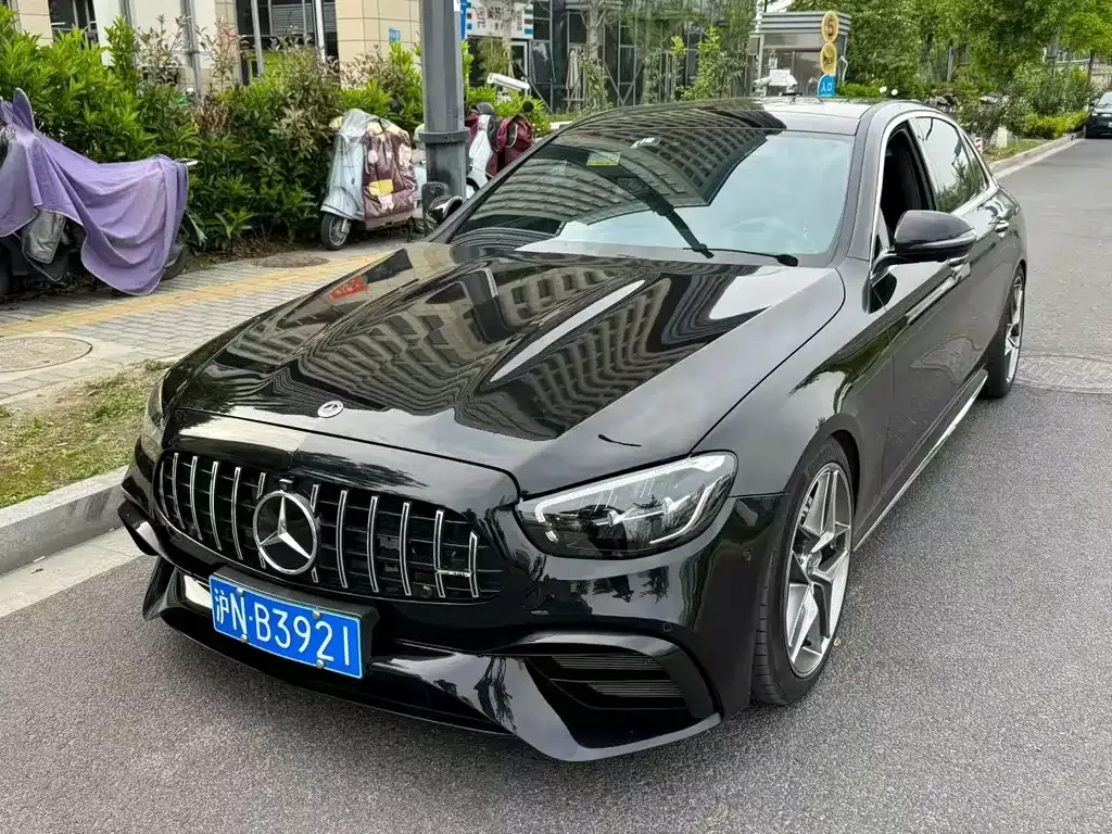 Mercedes-Benz E-Class — фото 1