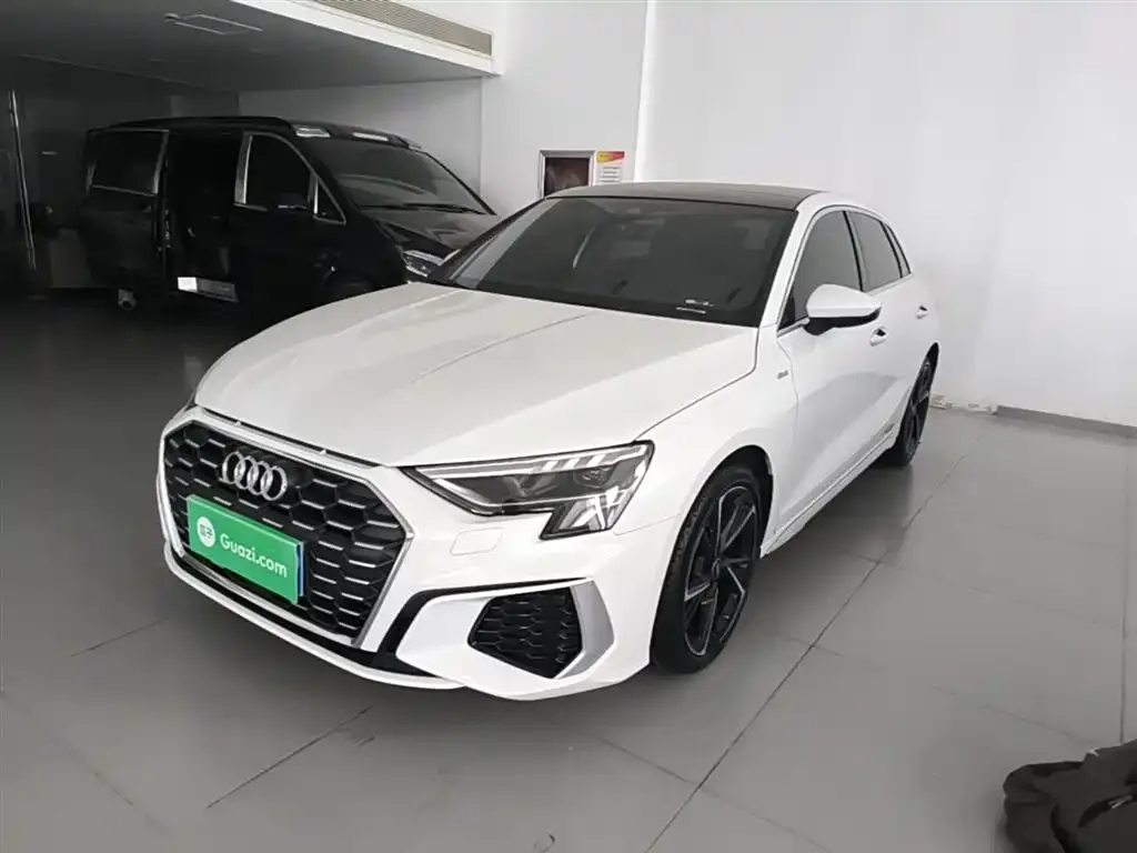 Audi A3 — фото 1