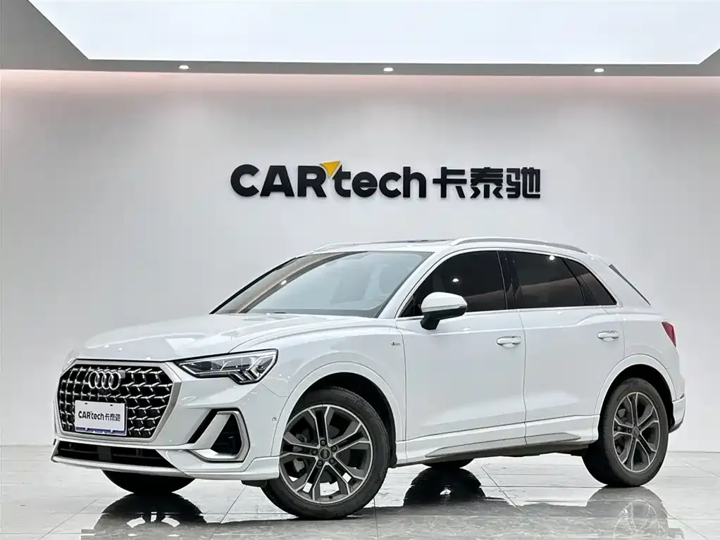 Audi Q3 — фото 1