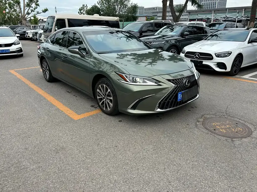 Lexus ES — фото 9