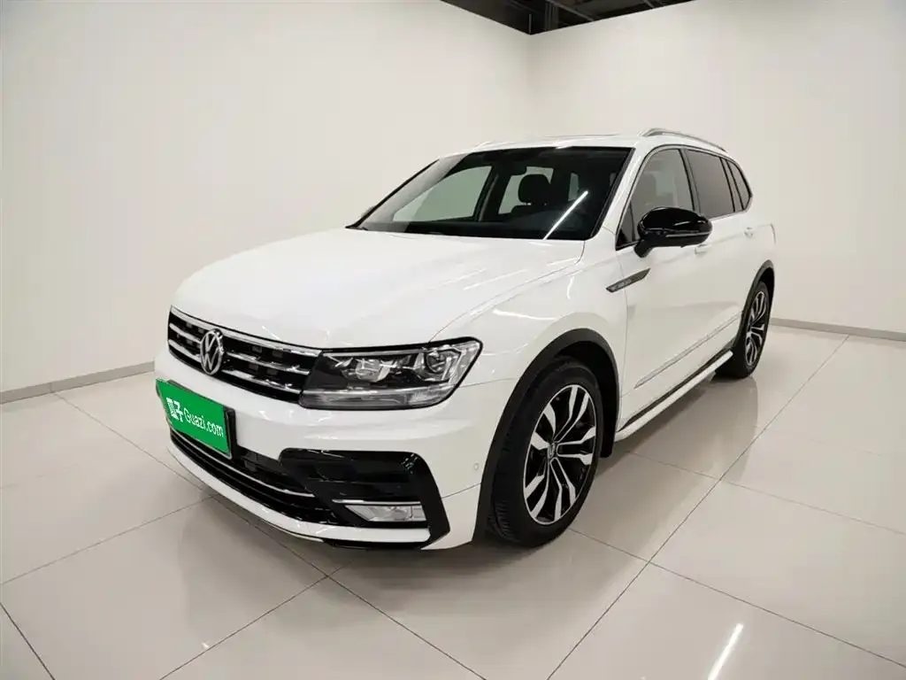 Volkswagen Tiguan L — фото 3