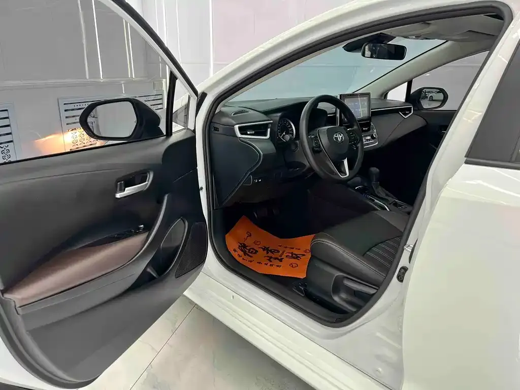 Toyota Corolla 2023 из CN, фото 2