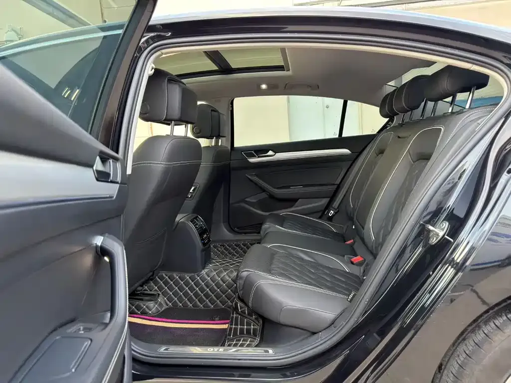 Volkswagen Magotan GTE PHEV 2022 из CN, фото 2