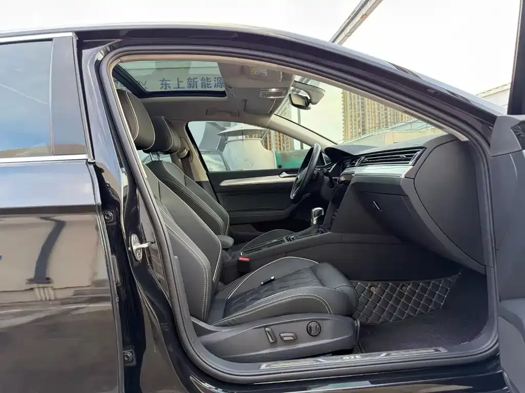 Volkswagen Magotan GTE PHEV 2022 из CN, фото 9