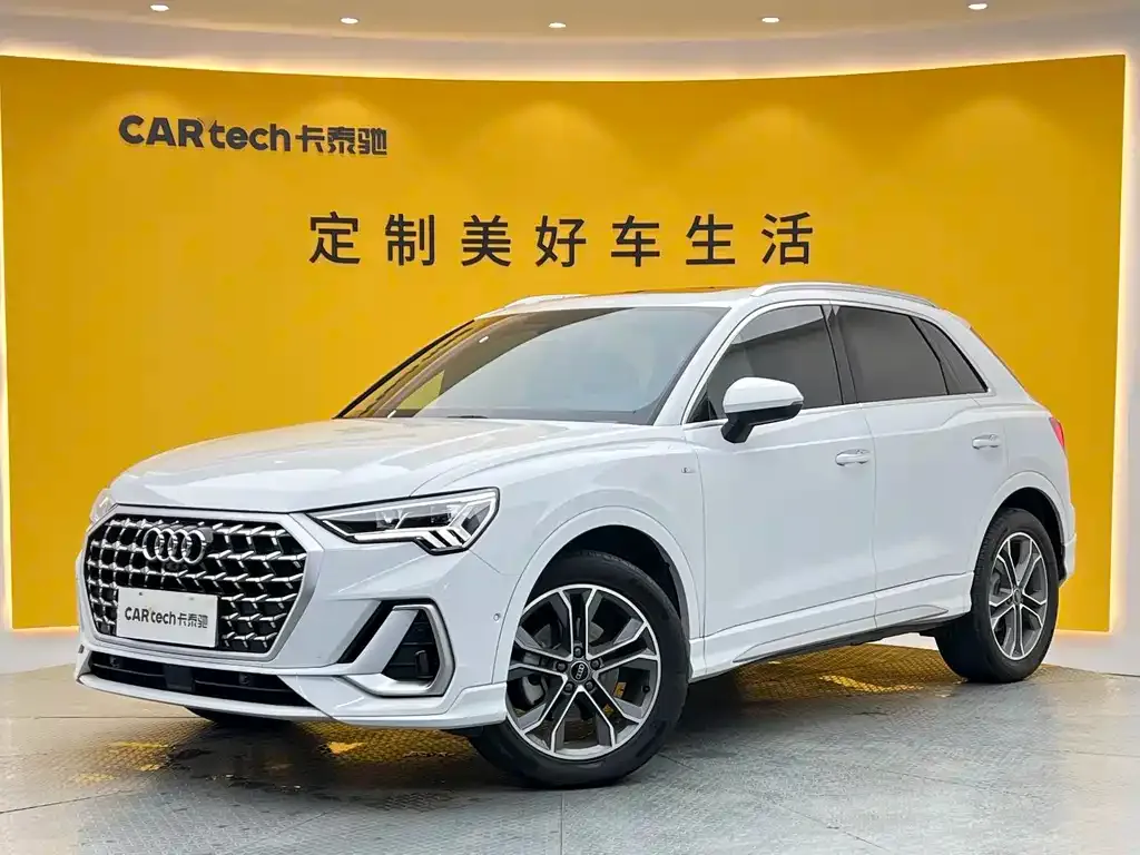 Audi Q3 — фото 1