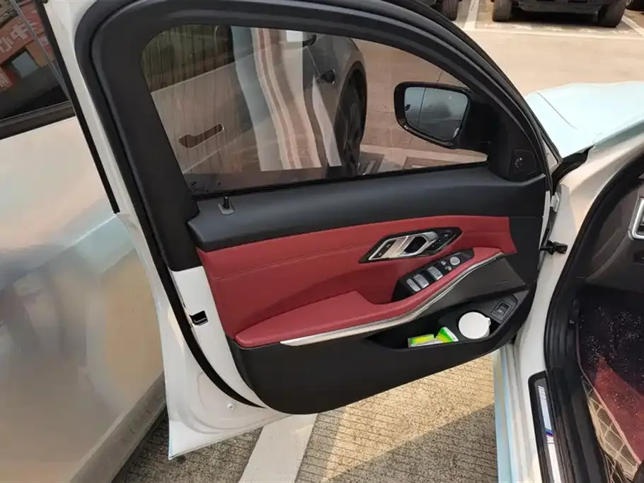 BMW 3 Series 2023 из CN, фото 8
