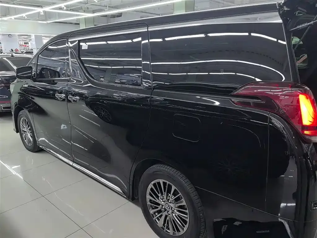 Toyota Alphard 2023 из CN, фото 5