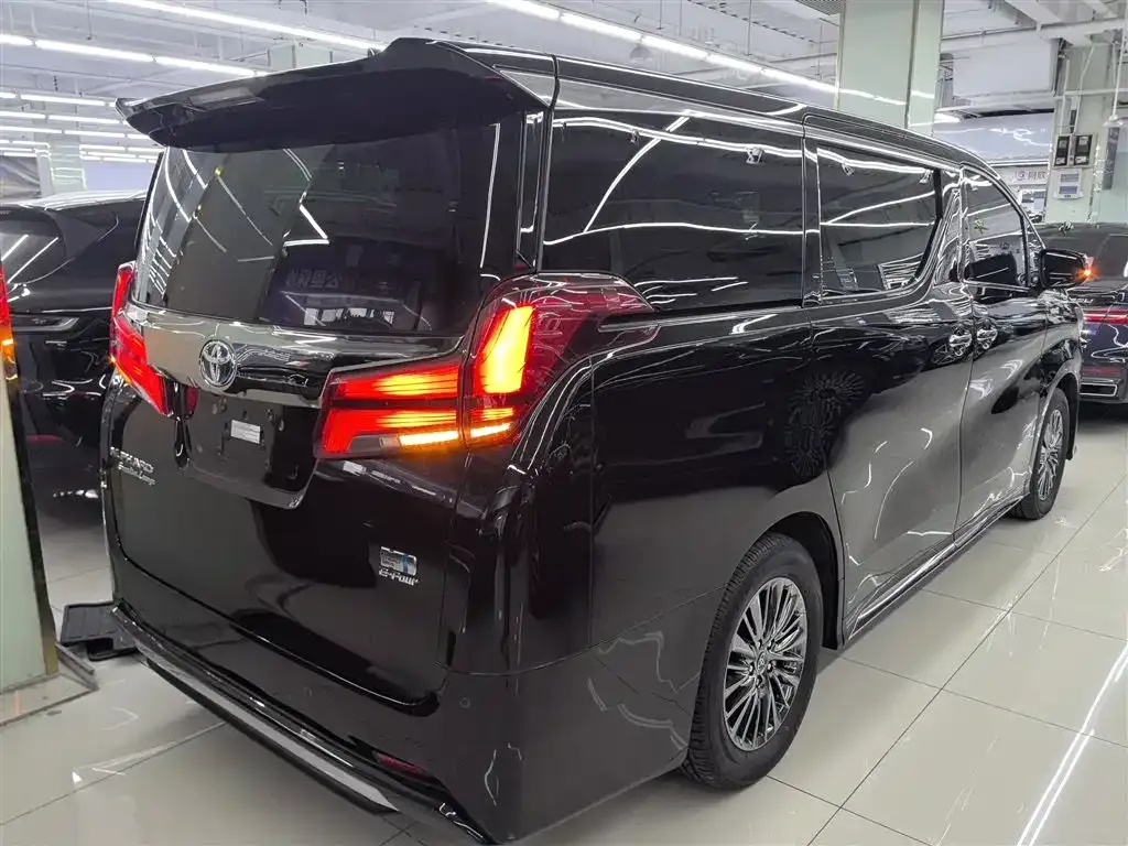 Toyota Alphard 2023 из CN, фото 7