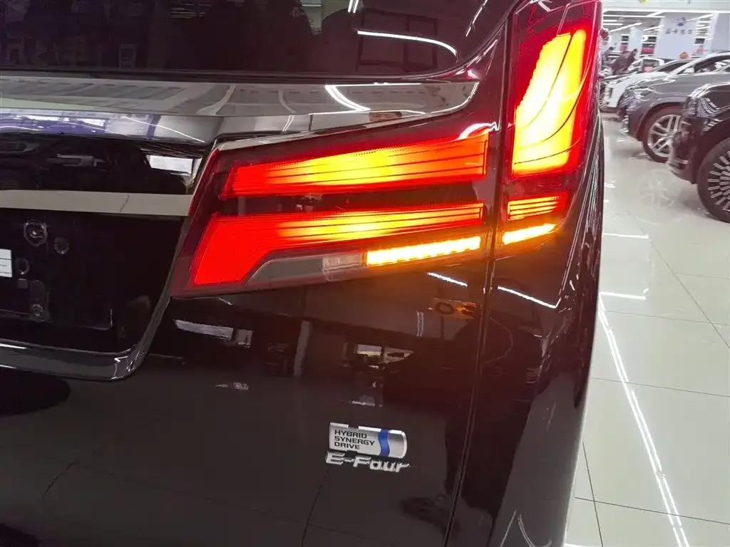 Toyota Alphard 2023 из CN, фото 4
