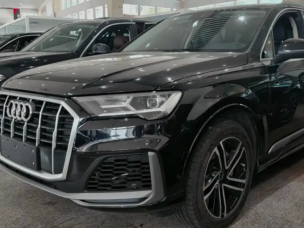 Audi Q7 2022 из CN, фото 3
